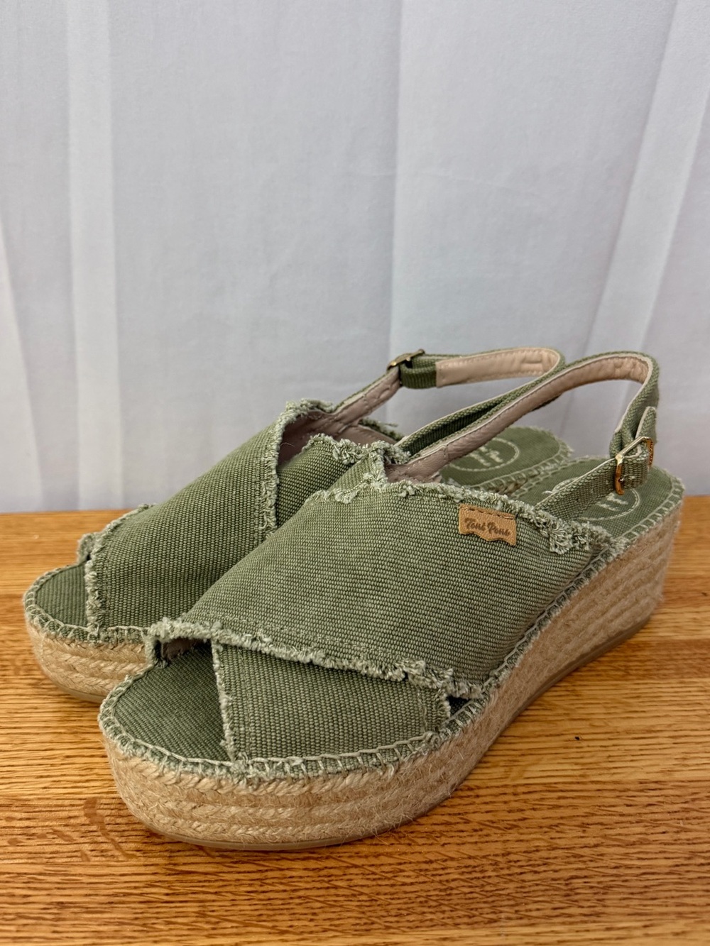 NWT Toni Pons Khaki Green Iliana Espadrille Wedge Sandals Womens Size 10